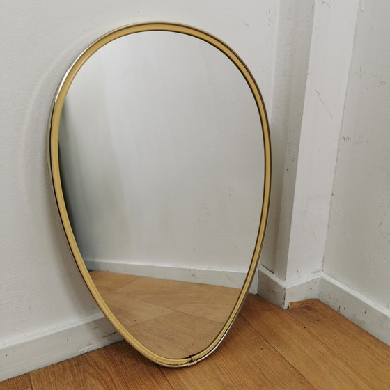 Image 1 of Miroir Vintage Mid Century avec rebord en laiton Miroir de cheminée