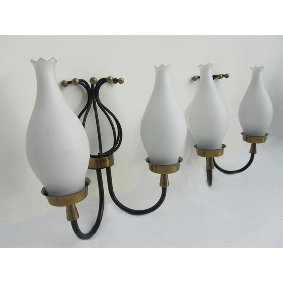 Image 1 of Ensemble de 4 lustres et appliques vintage en opaline, verre et laiton - années 1950