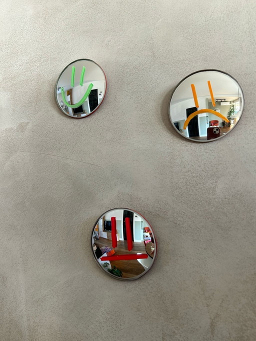 Petits miroirs de majordome avec smileys