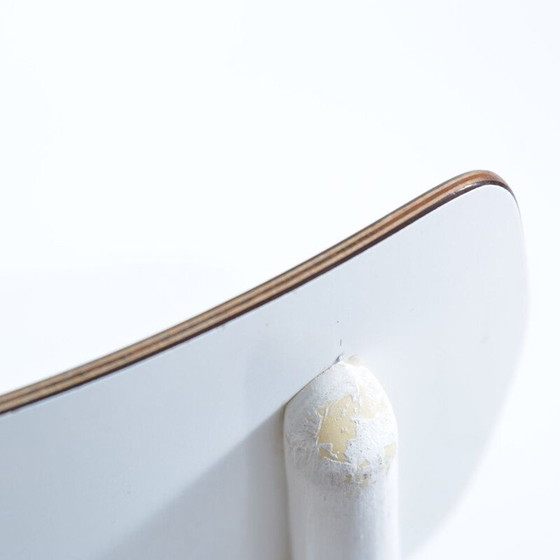 Image 1 of Chaise blanche du milieu du siècle par T On en chêne et formica, Tchécoslovaquie années 1960
