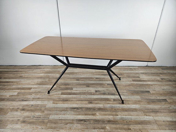 Image 1 of 1960S Table de salle à manger en fer avec plateau en formica