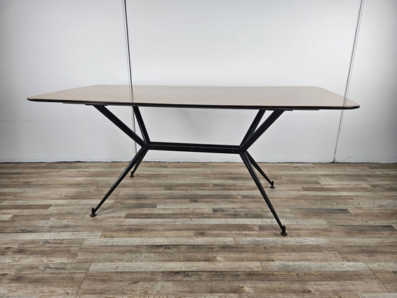 Image 1 of 1960S Table de salle à manger en fer avec plateau en formica