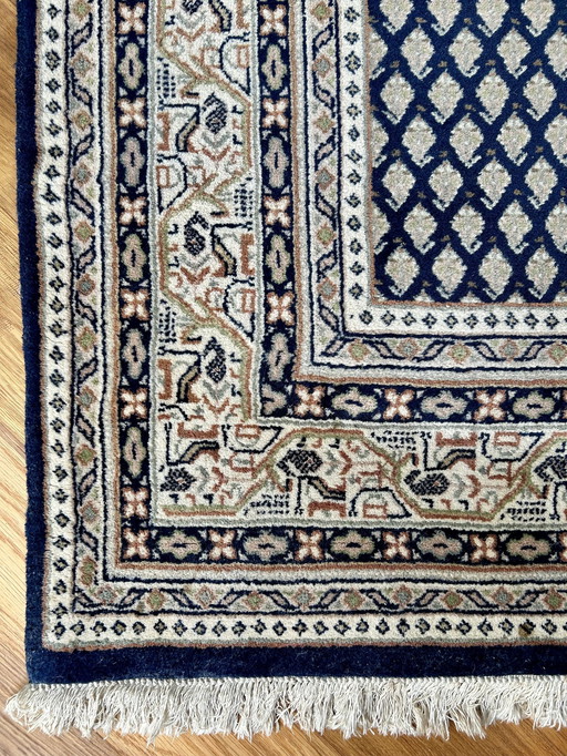 Tapis indien en laine noué à la main