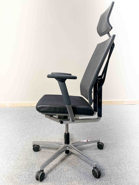 Image 1 of Viasit Scope Netweave Swivel Chair