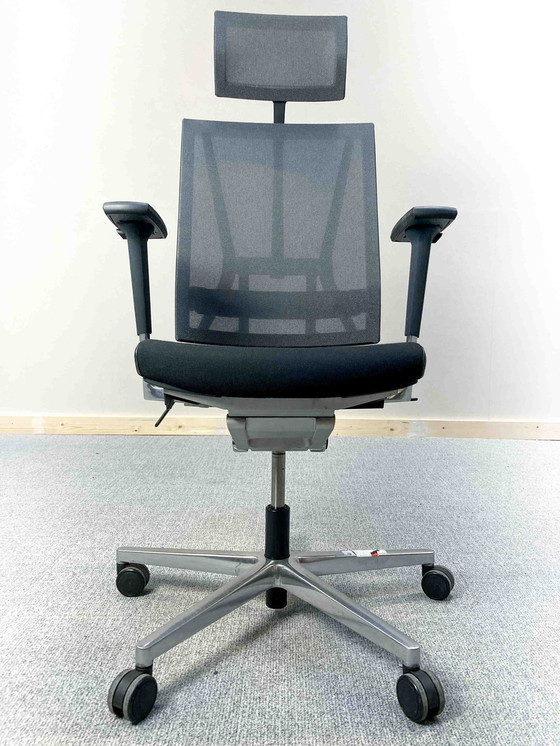 Image 1 of Viasit Scope Netweave Swivel Chair