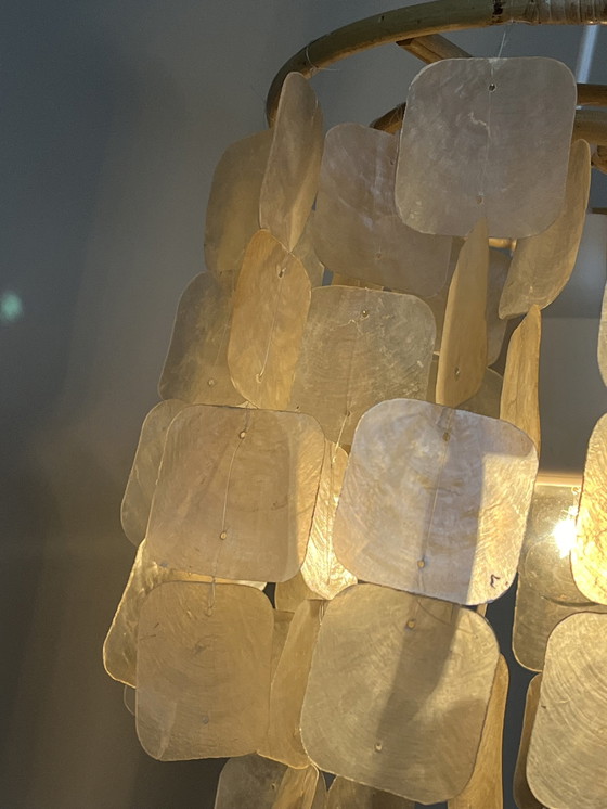 Image 1 of Lampe pendante en coquillage Capiz perle vintage