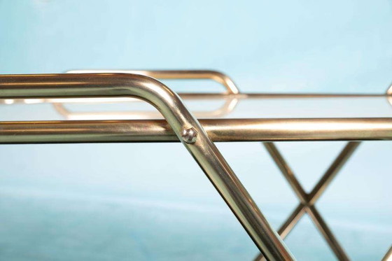 Image 1 of Chariot de service vintage en laiton des années 60, Chariot de bar en laiton du milieu du siècle dernier