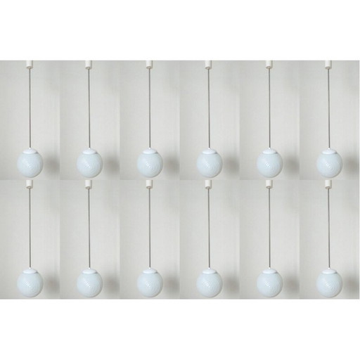 Ensemble de 12 lampes suspendues en verre 1970