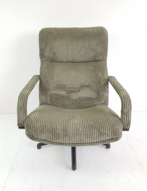 Fauteuil pivotant Artifort Rib vert F171 Geoffrey Harcourt