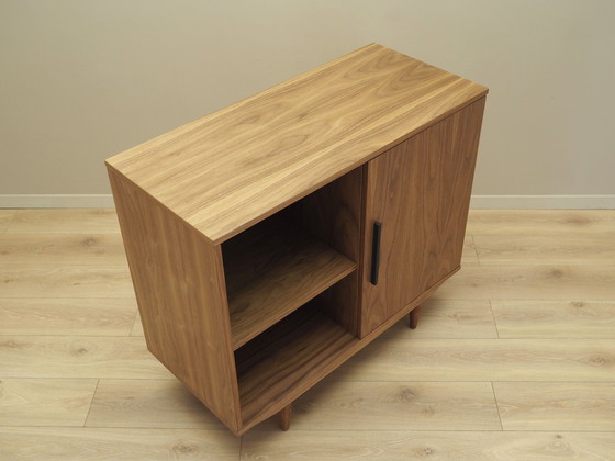 Image 1 of Armoire en noyer, design scandinave