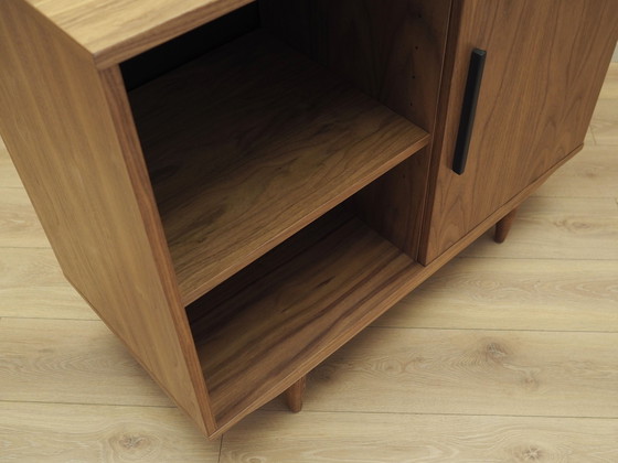 Image 1 of Armoire en noyer, design scandinave