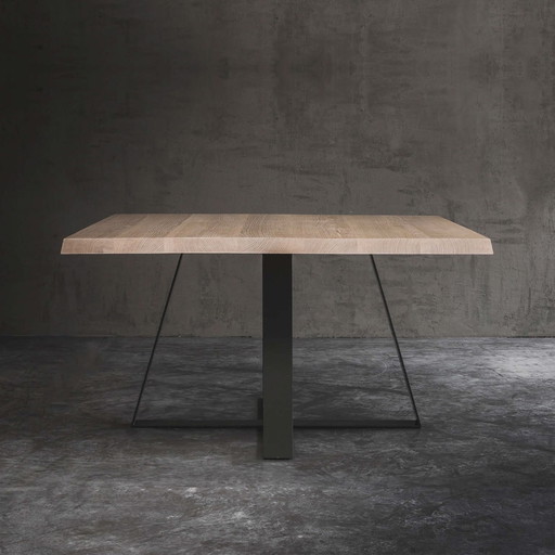 Grey7 Design Table 140X140 avec 4 fauteuils (Design Bertram Beerbaum)