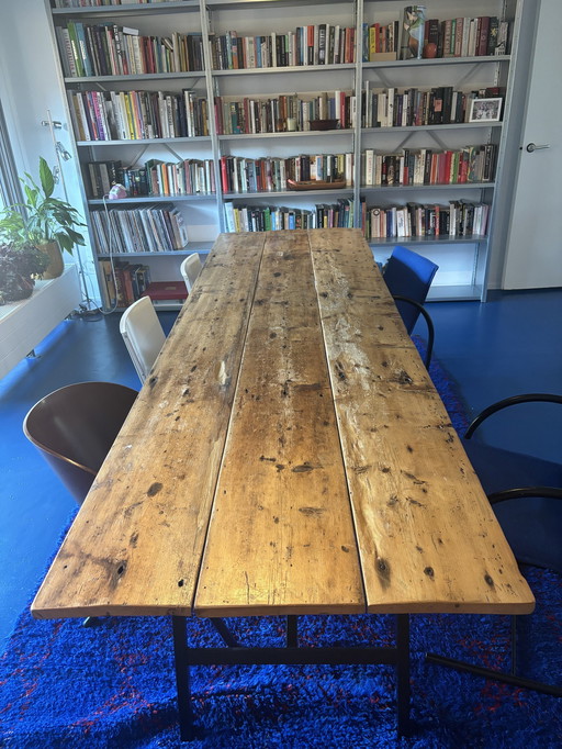 Table à manger en bois unique