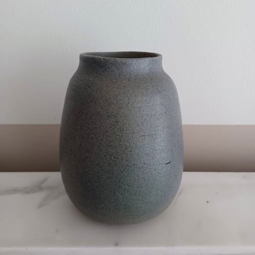 Ensemble de vases en céramique faits à la main. Pièces uniques.