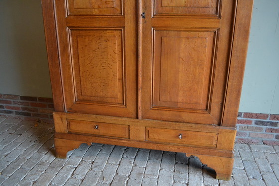 Image 1 of Armoire Louis Philippe en bois de chêne ancien