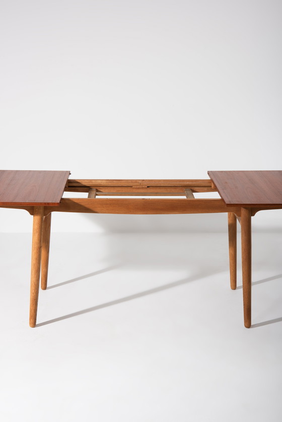 Image 1 of Table de salle à manger à rallonge - Hans J. Wegner