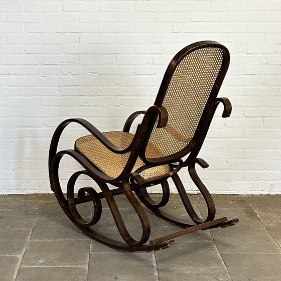 Image 1 of Fauteuil à bascule vintage style Thonet marron - Iconic Design