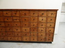 Armoire d'apothicaire vintage avec 48 tiroirs 1950's