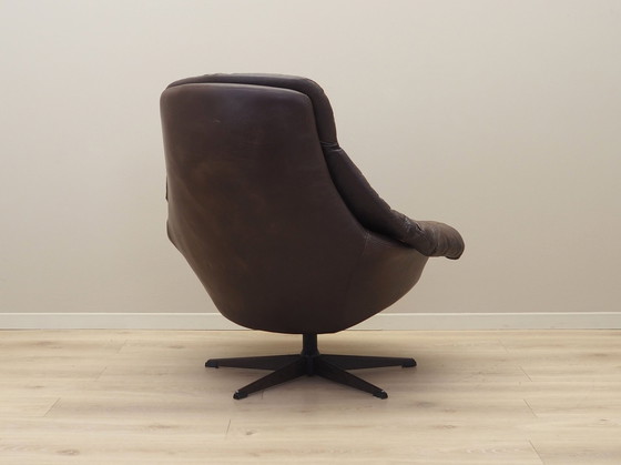 Image 1 of Fauteuil pivotant en cuir, Design danois, 1960S, Designer : H.W. Klein, Manufacture : Bramin