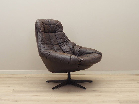 Image 1 of Fauteuil pivotant en cuir, Design danois, 1960S, Designer : H.W. Klein, Manufacture : Bramin