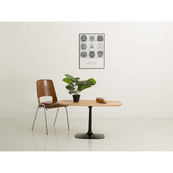 Image 1 of Table basse vintage en noyer massif et métal noir