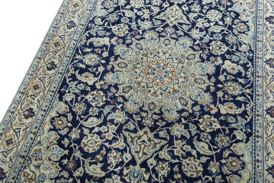 Image 1 of Tapis nain 9 La noué à la main avec soie - Tapis d'Orient 190 X 123 cm