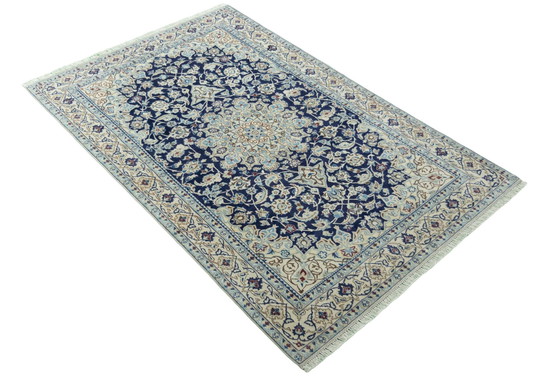 Image 1 of Tapis nain 9 La noué à la main avec soie - Tapis d'Orient 190 X 123 cm