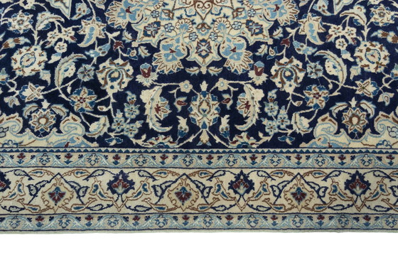 Image 1 of Tapis nain 9 La noué à la main avec soie - Tapis d'Orient 190 X 123 cm