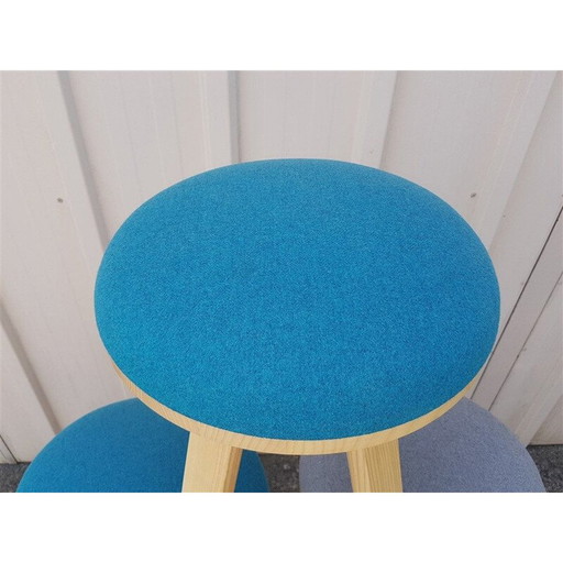 Ensemble vintage de 8 tabourets "Buzzy Milk" par Alain Gilles