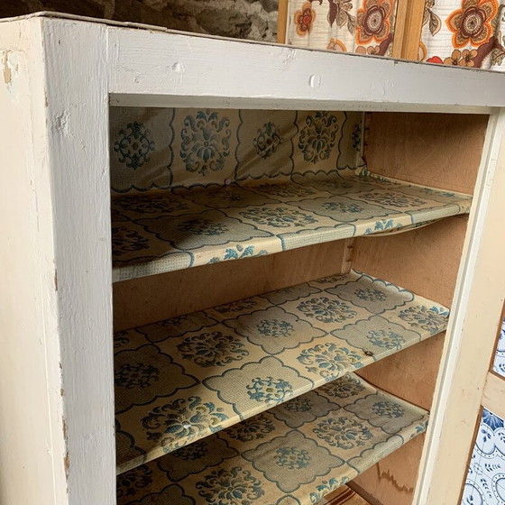 Image 1 of Armoire parisienne vintage blanche