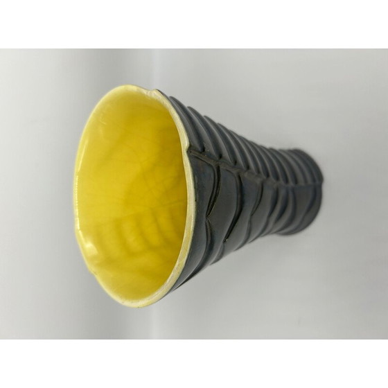Image 1 of Vase vintage en céramique noire avec décoration graphique, 1950