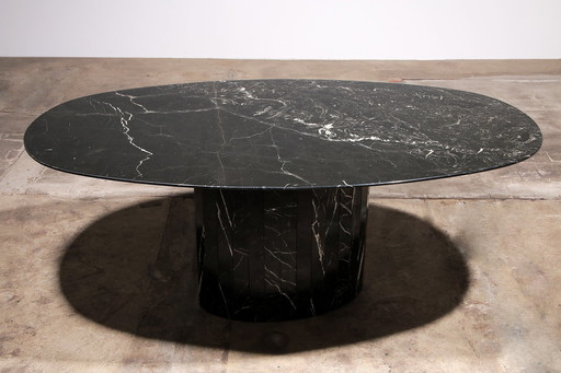 Table de salle à manger ovale en marbre noir, design italien des années 1970