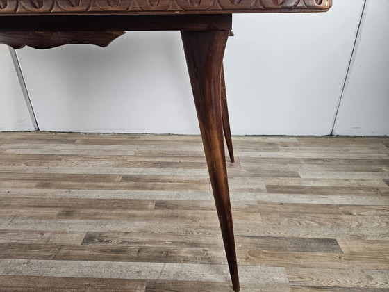 Image 1 of Table en bois des années 1960 avec plateau en verre vert décoré