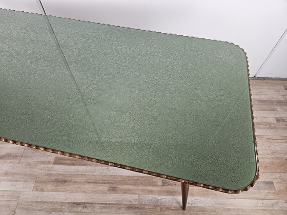 Image 1 of Table en bois des années 1960 avec plateau en verre vert décoré