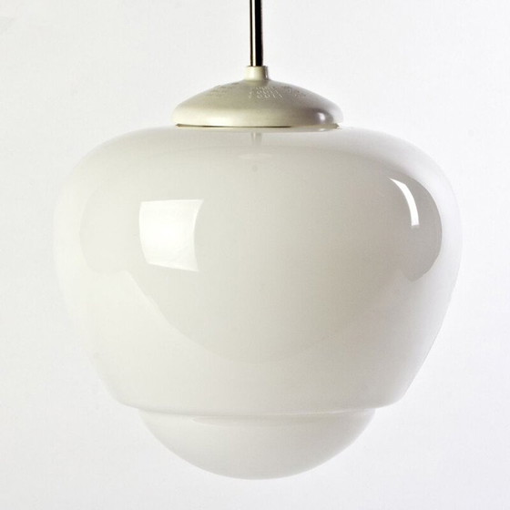 Image 1 of Suspension vintage en verre opale blanc, Tchécoslovaquie 1960
