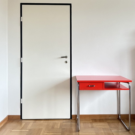 Bureau fonctionnaliste – Slezak Hynek, Bureaux, Wood, Chrome