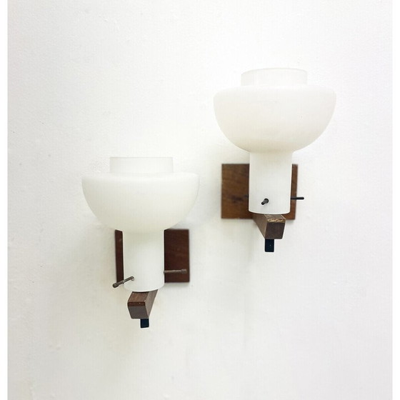 Image 1 of Paire d'appliques vintage en bois et opaline, 1970