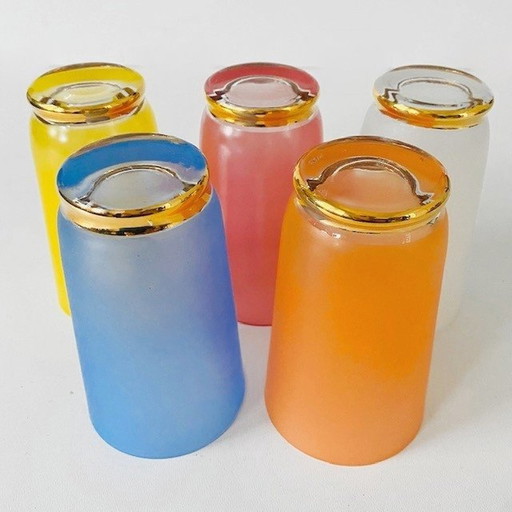 Set de cinq verres à pied vintage couleurs vives années 1960