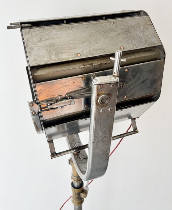 Image 1 of Lampadaire de cinéma Gec