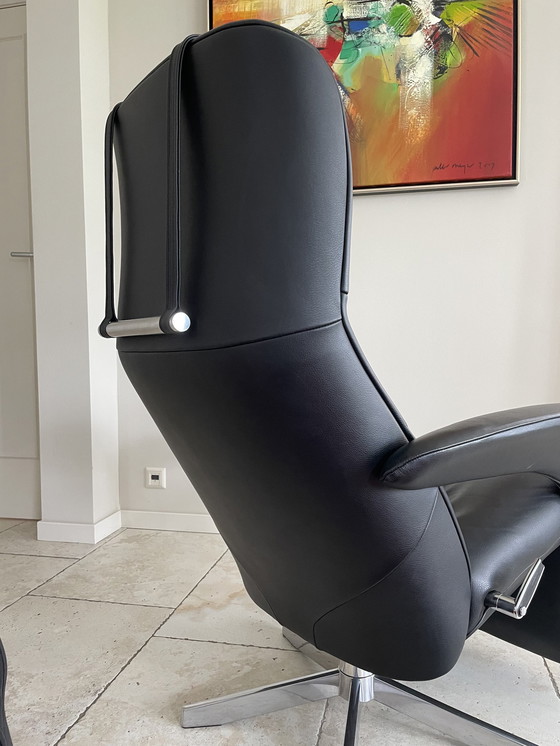 Image 1 of Fauteuil de relaxation moderne en cuir noir