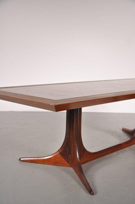 Image 1 of Table basse danoise en bois de rose des années 1960