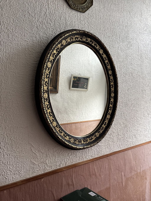 Miroir antique rond avec cadre en bois