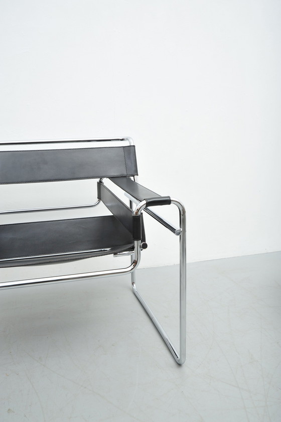 Image 1 of Wassily Fauteuil B3 Tube D'acier Et Cuir De Marcel Breuer Bauhaus-Design 1925