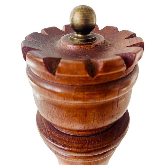 Image 1 of Moulin à poivre vintage en bois