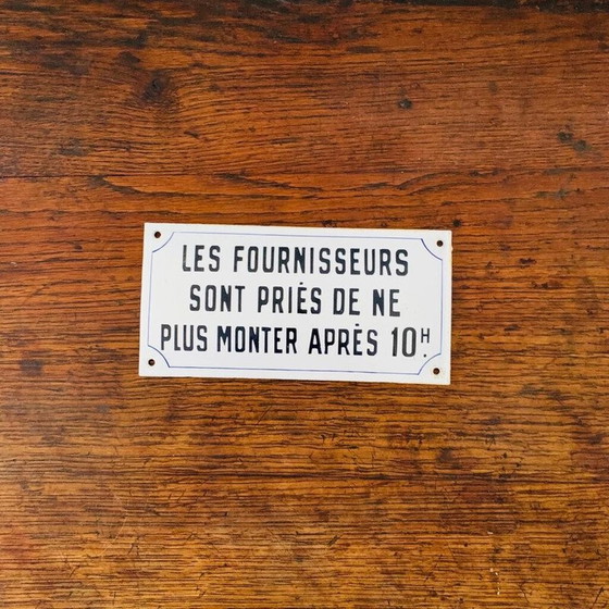 Image 1 of Plaque vintage en émail noir et blanc
