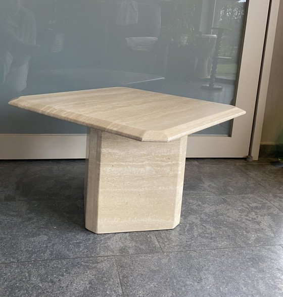 Image 1 of Table basse ou table d'appoint en travertin