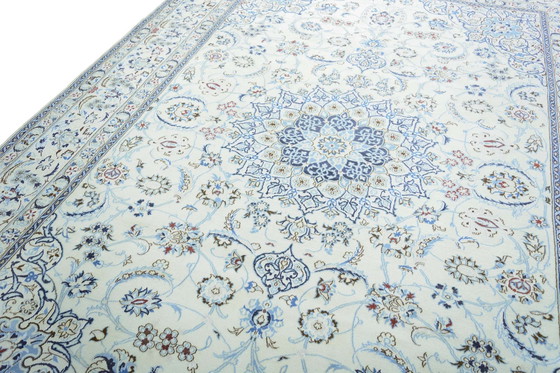 Image 1 of Tapis Naïn 9 La noué à la main avec soie - Tapis d'Orient 355 X 255 cm