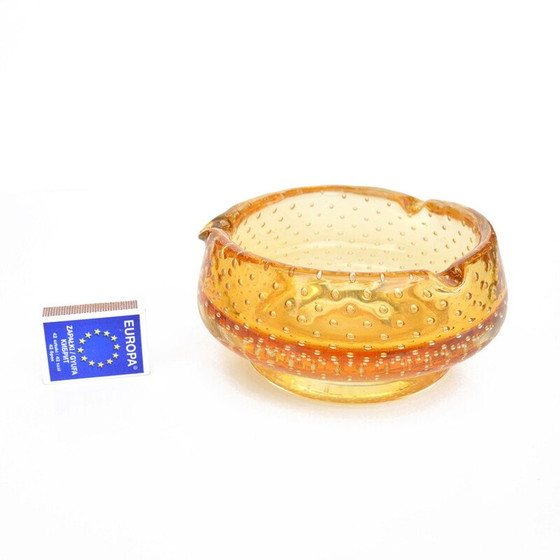 Image 1 of Cendrier vintage en verre miel "K169" par Milan Metelak pour Harrachov, Tchèque 1960