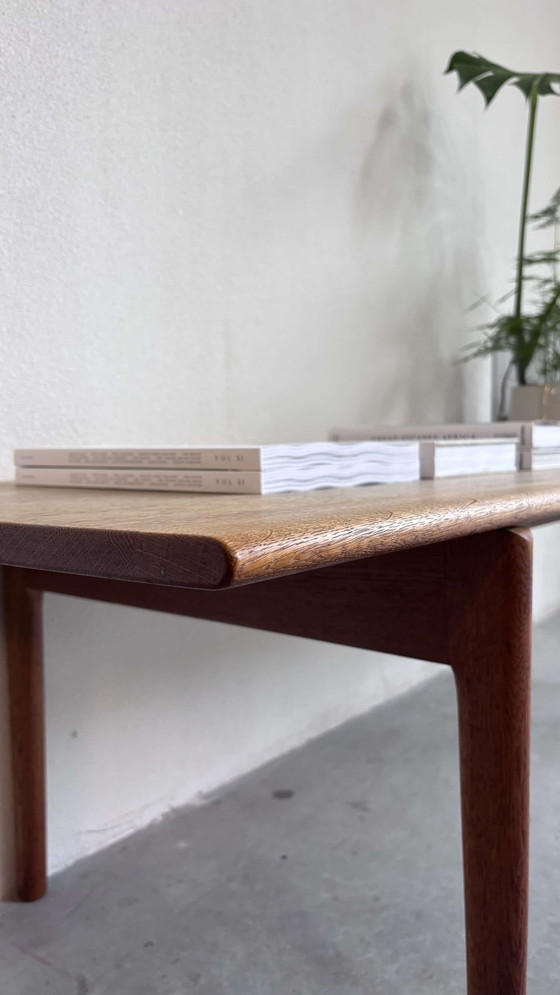 Image 1 of Table basse vintage en chêne Hans J Wegner