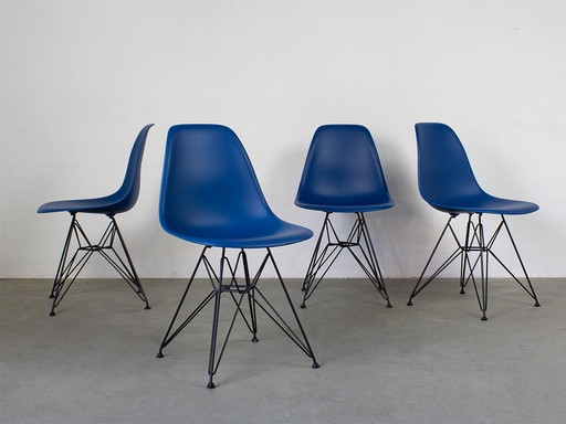 Set (4) Vitra Plastic Sidechairs Dsr Design Charles Eames